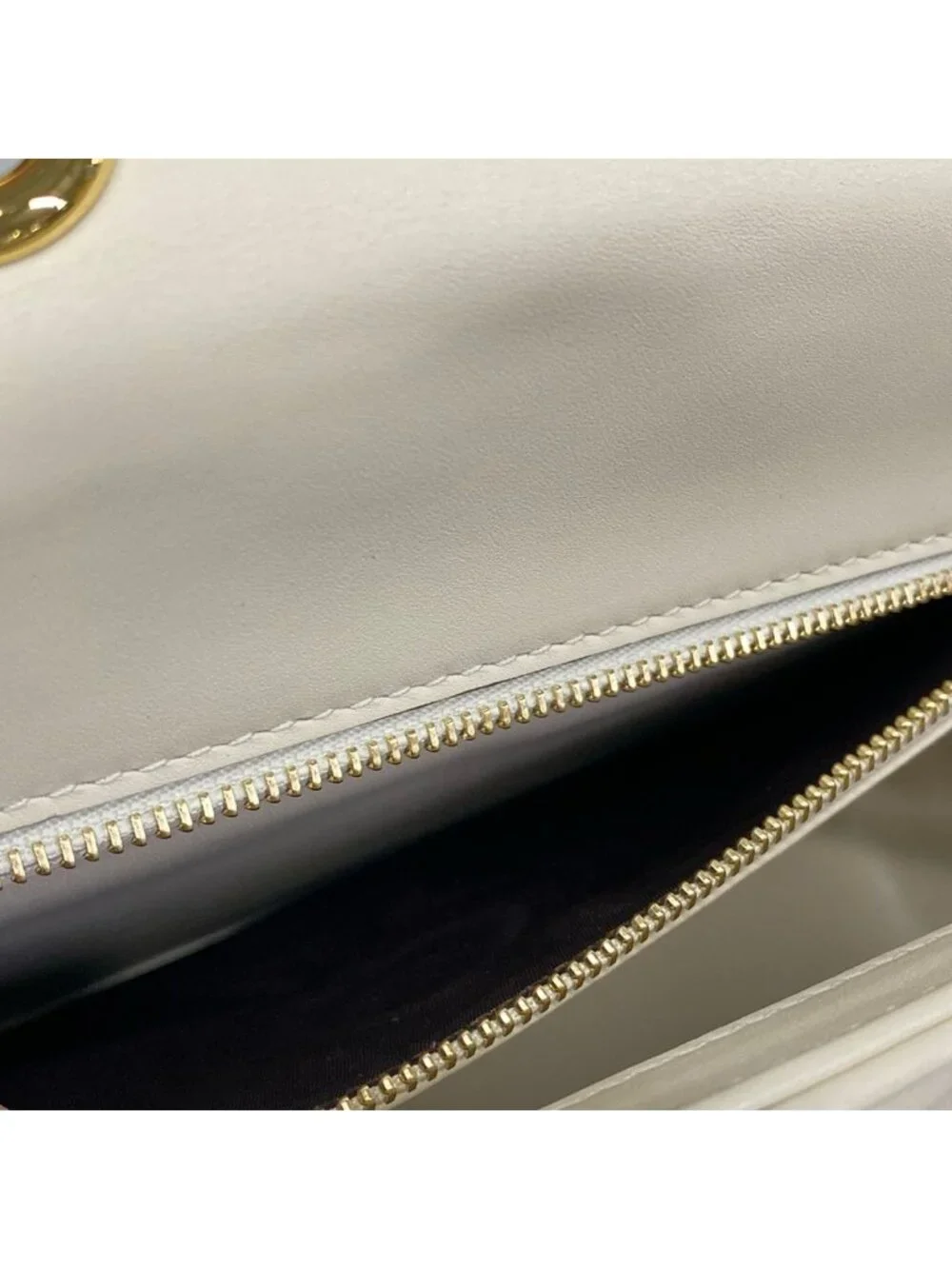 Gucci Shoulder Bag Deco Chain Ivory Leather